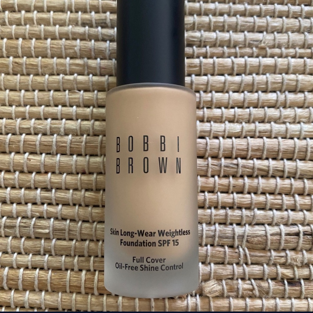 Bobbi Brown Skin Longwear Weightless Foundation